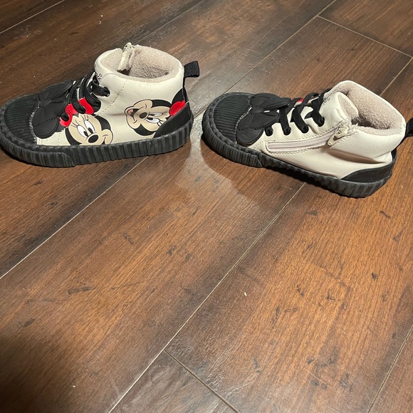 Zara girls Mickey and Minnie sneakers - Picture 4 of 6